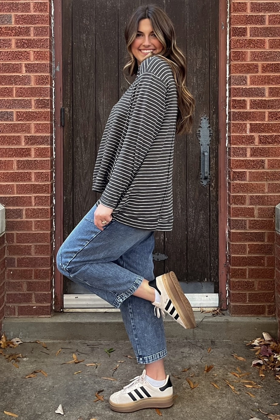 Medium Wash Mid Rise Barrel Jeans