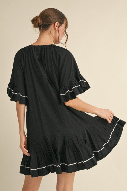 Black Solid Short Sleeve Pocketed Dress