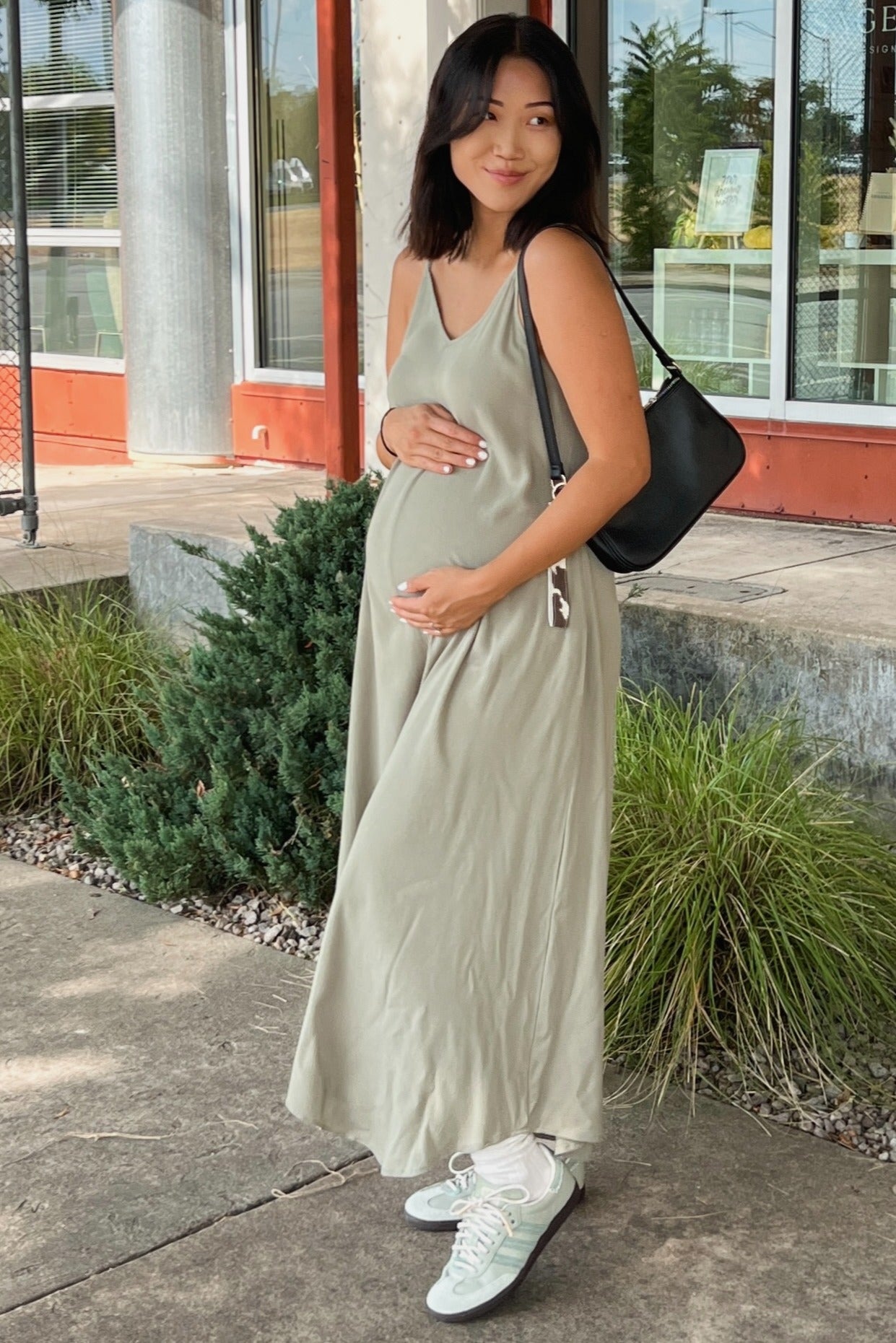 Light Olive Lightweight Sleeveless V-Neck Maternity Maxi Dress